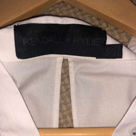 Kendall&Kylie blouse - Picture 3 of 3